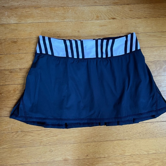 lululemon athletica Dresses & Skirts - Lululemon Pace Setter Skort